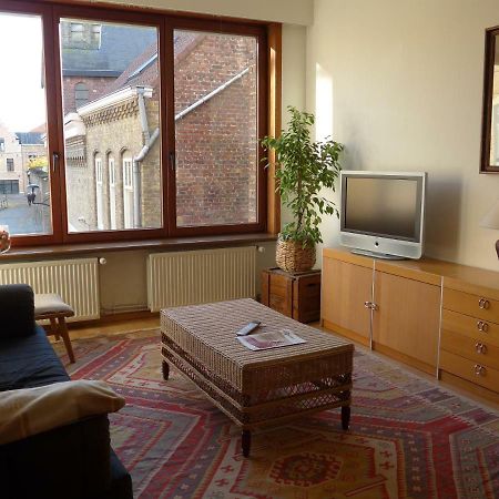 Belarte Framing Shop, Spacious Apartment With Garage In The Heart Of Ieper Exterior foto