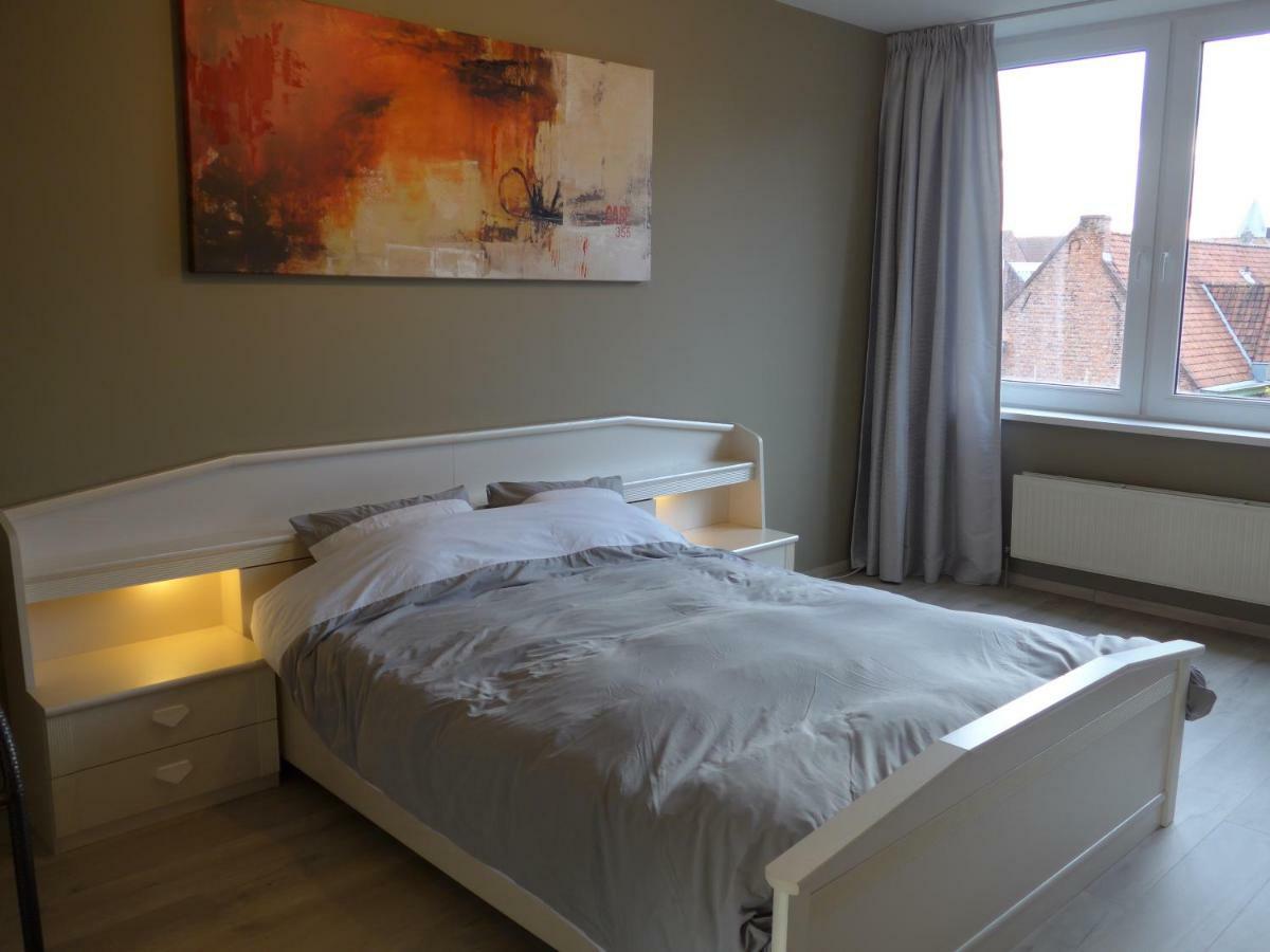 Belarte Framing Shop, Spacious Apartment With Garage In The Heart Of Ieper Exterior foto