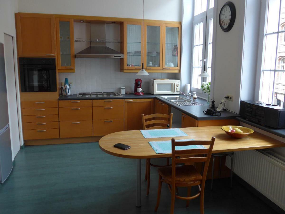 Belarte Framing Shop, Spacious Apartment With Garage In The Heart Of Ieper Exterior foto